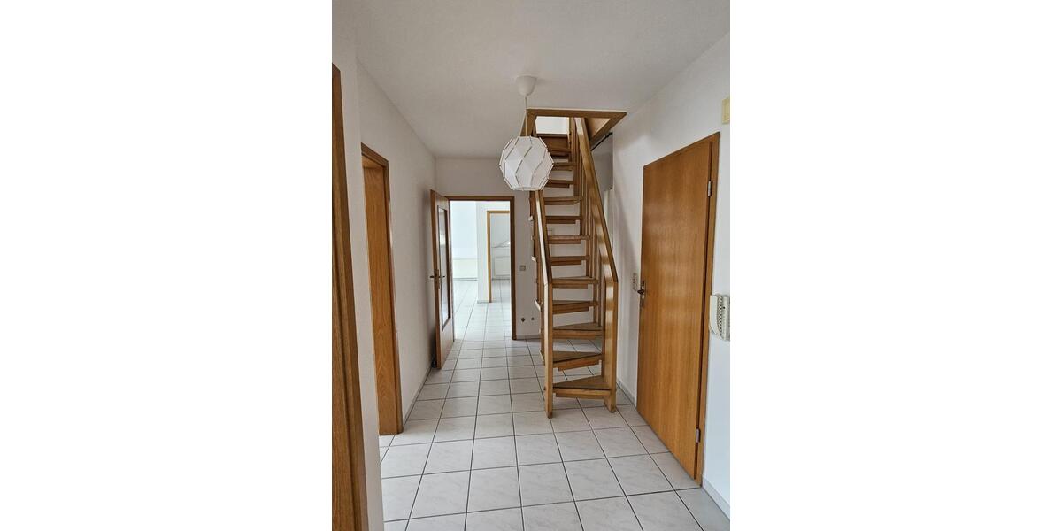 Dachgeschoßwohnung Georgsmarienhütte - 3 Zimmer, 100 m&sup2;, 868&euro; | Angebot:25999995