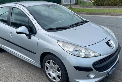 Peugeot 207 167.000 km 2.490 &euro; Georgsmarienhütte 49124