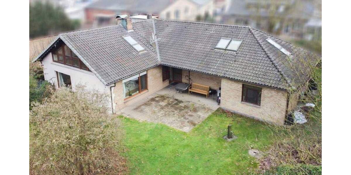 Einfamilienhaus Versmold - 8 Zimmer, 251 m&sup2;, 365.000&euro; | Angebot:25108675