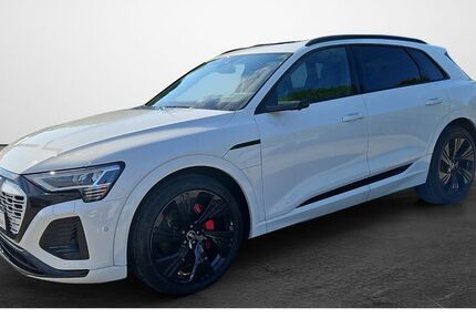 Audi Q8 e-tron 132.370 km 42.890 &euro; Osnabrück 49080