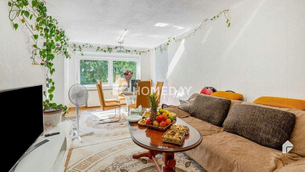 Großzügige 4-Zimmer-Wohnung mit Loggien und Stellplatz - zentrumsnah 4 zimmer