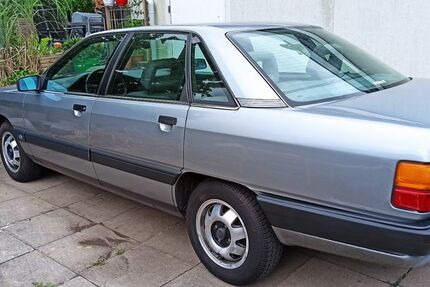 Audi 100 193.796 km 2.750 € Halle 33790