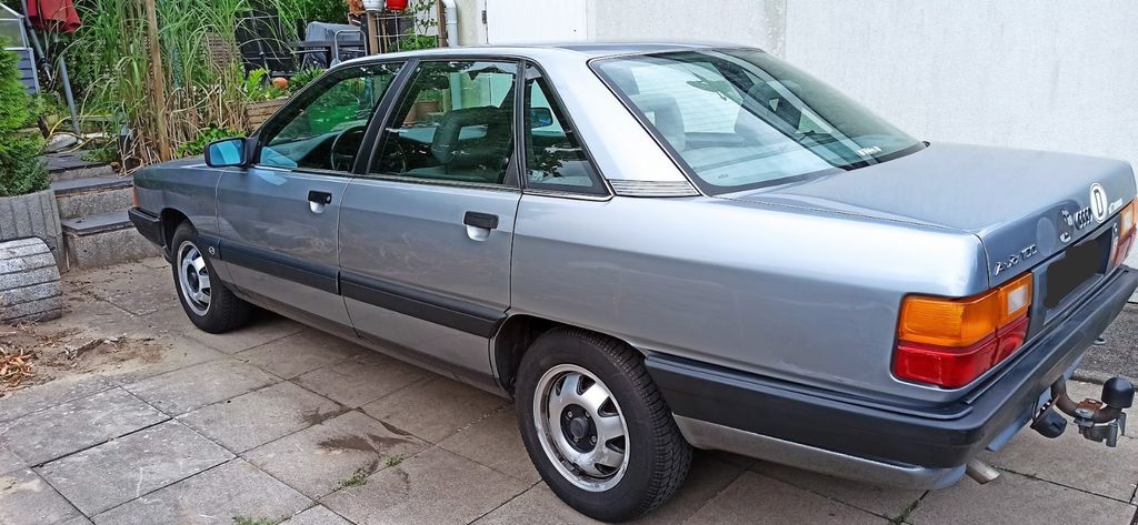Audi 100 193.796 km 2.750 € Halle 33790