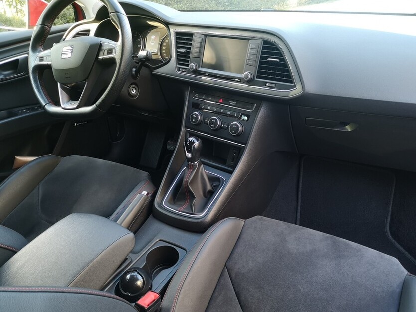 Seat Leon 97.100 km 14.800 € Halle 33790