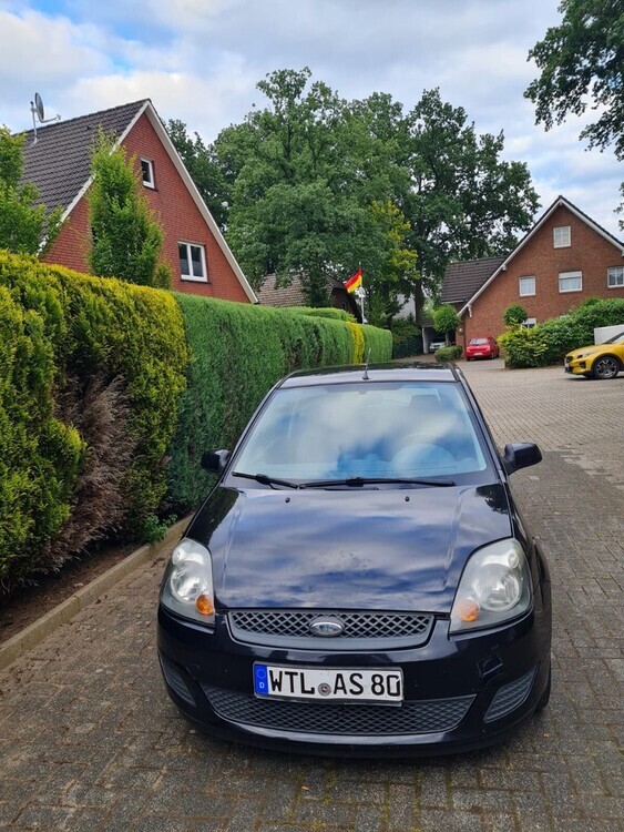 Ford Fiesta 198.000 km 1.100 € Hasbergen 49205