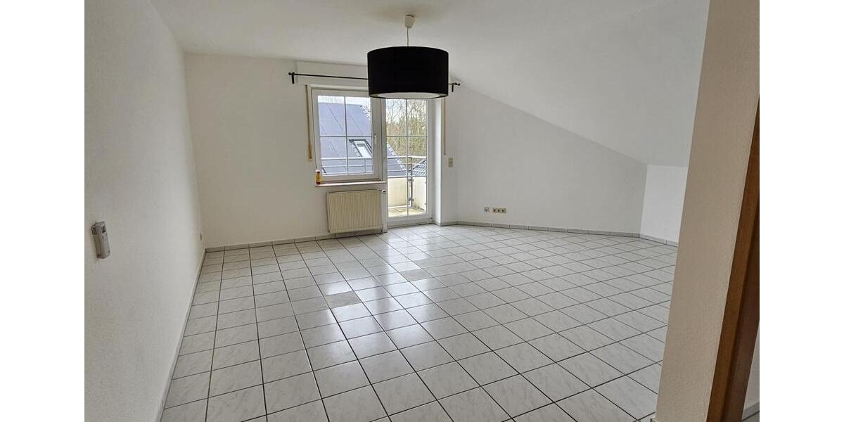 Dachgeschoßwohnung Georgsmarienhütte - 3 Zimmer, 100 m&sup2;, 868&euro; | Angebot:25999995