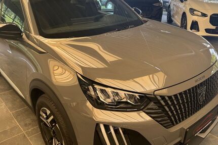 Peugeot 2008 5.900 km 22.999 € Versmold 33775