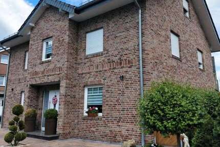Haus Versmold - 8 Zimmer, 250 m&sup2;, 542.000&euro; | Angebot:26047642