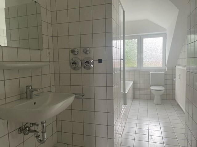 Dachgeschoßwohnung Osnabrück Gretesch - 3 Zimmer, 112 m&sup2;, 952&euro; | Angebot:24323653