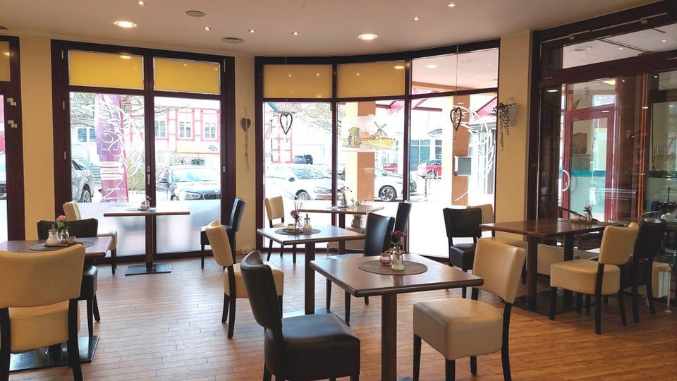 Könnte dies bald Ihr wunderschönes Café mit Außenbereich nahe der Fußgängerzone sein? zimmer