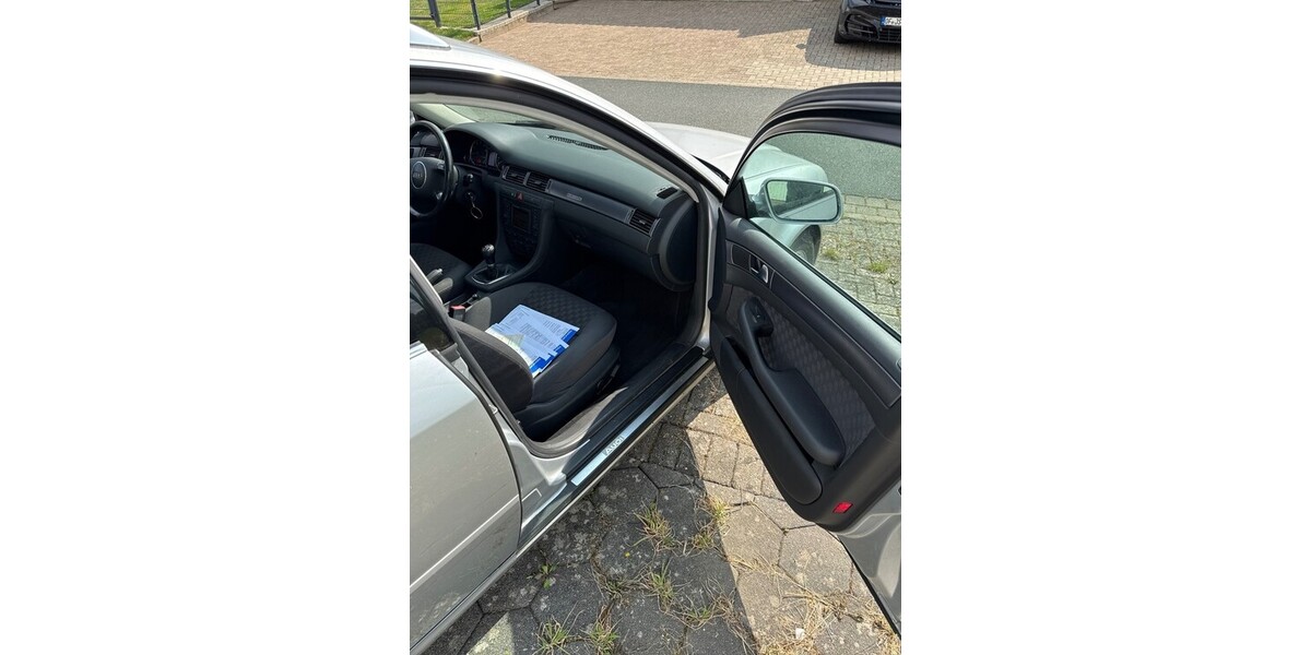 Audi A6 280.000 km 4.999 &euro; Rödinghausen 32289