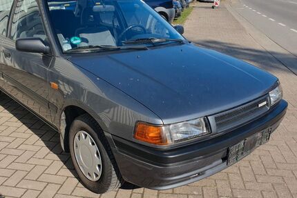 Mazda 323 184.000 km 2.890 &euro; Melle 49324