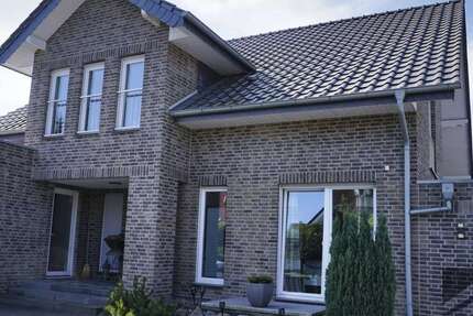 Haus zum Mieten in Bissendorf Wissingen 2.700 € 230 m² 5 zimmer