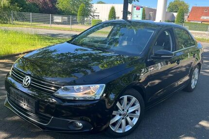 VW Jetta 181.000 km 5.150 &euro; Versmold 33775