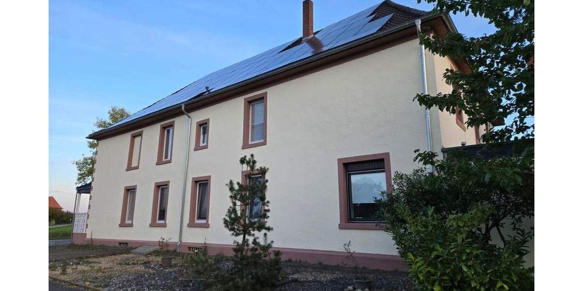 Zweifamilienhaus mit Scheune und großen Eigentumsgrundstück 1 zimmer