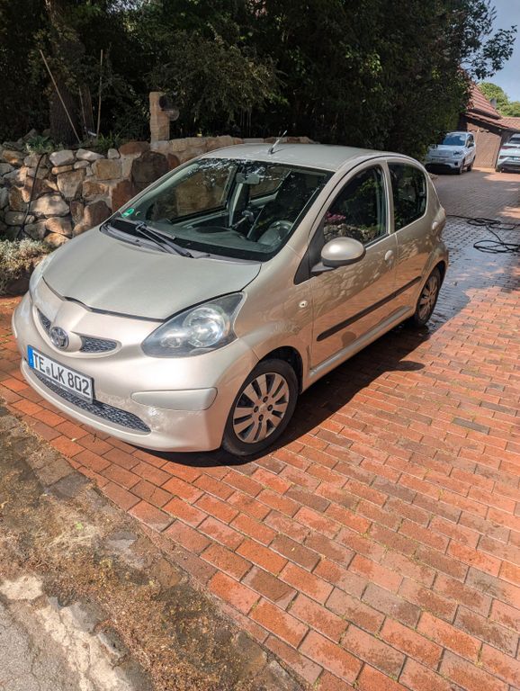 Aygo (X)