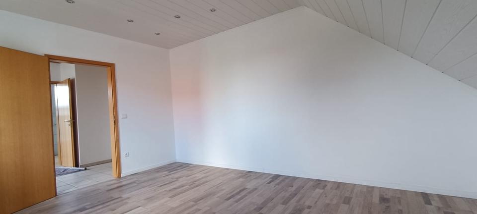 Dachgeschoßwohnung Bad Essen - 3 Zimmer, 95 m&sup2;, 930&euro; | Angebot:25979498