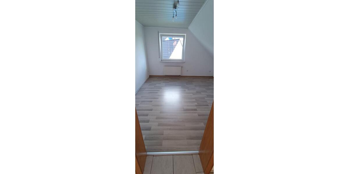 Dachgeschoßwohnung Bad Essen - 3 Zimmer, 95 m&sup2;, 930&euro; | Angebot:25979498