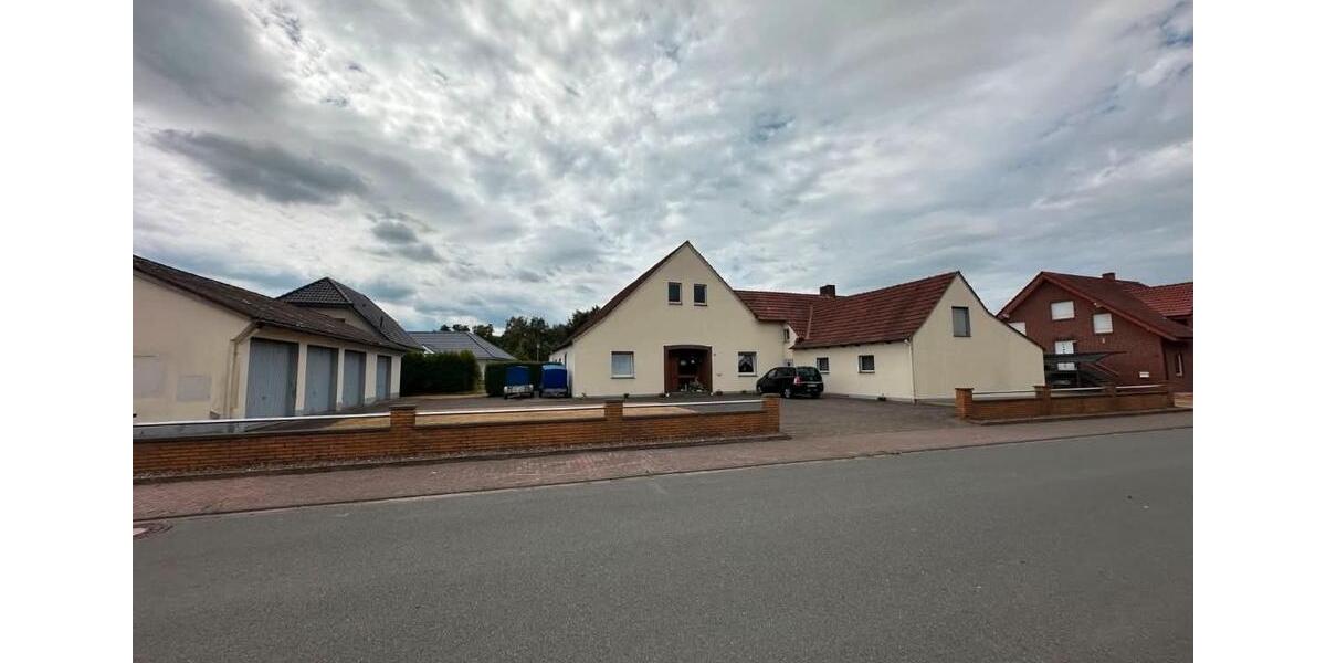 Einfamilienhaus Melle - 7 Zimmer, 270 m&sup2;, 280.000&euro; | Angebot:27191358