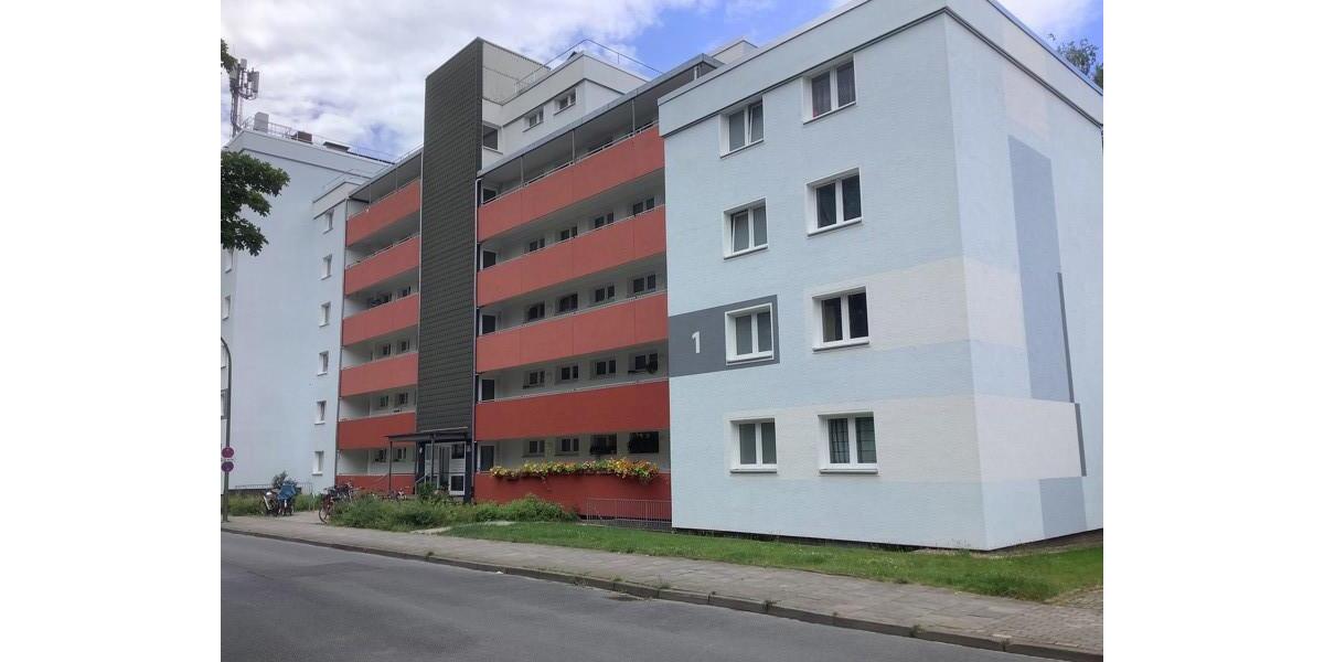 Helle, frisch modernisierte 2-Zimmer-Wohnung mit Balkon und Aufzug (2. OG) 2 zimmer