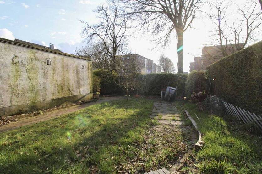 Greifen Sie zu! Renovierungsbedürftiges Reiheneckhaus samt Garten in Belm - Erbbaurecht 7 zimmer