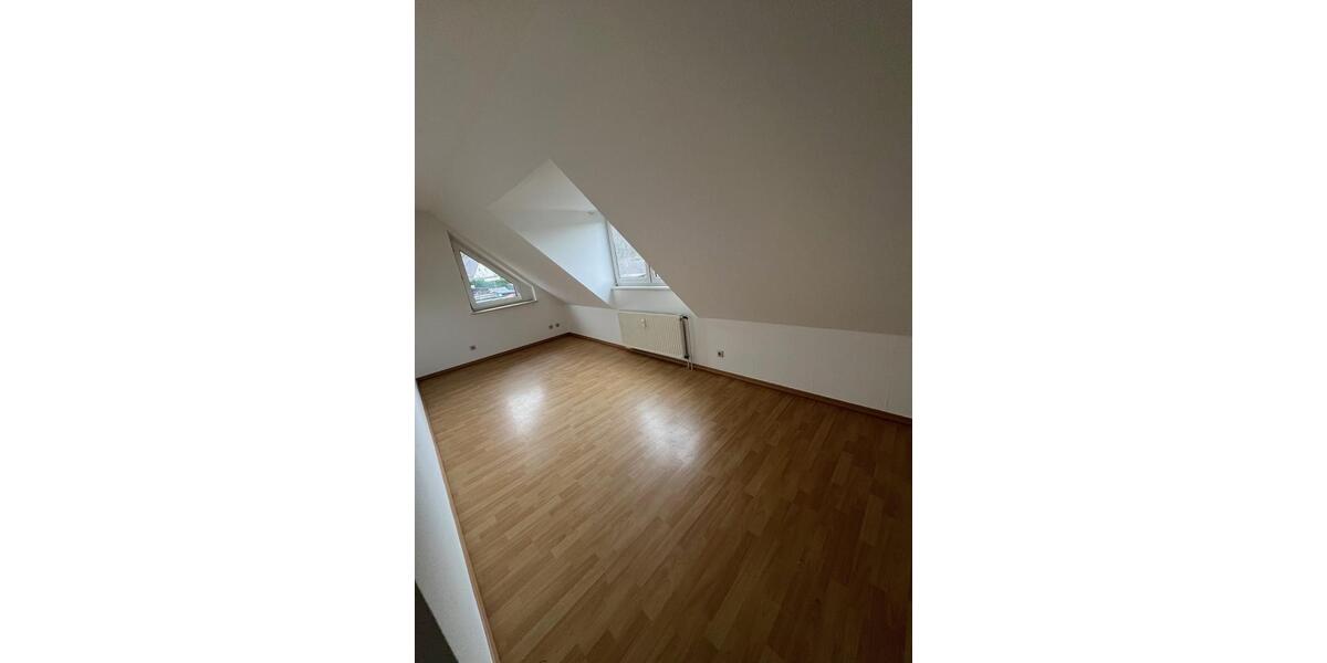 Dachgeschoßwohnung Osnabrück Eversburg - 4 Zimmer, 97 m&sup2;, 970&euro; | Angebot:25057178