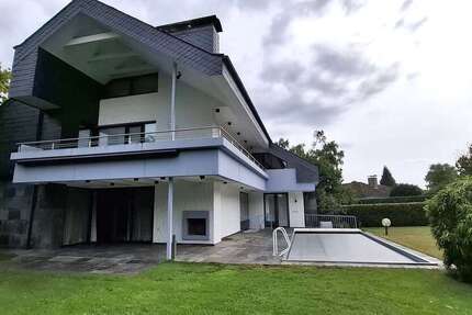 Haus zum Mieten in Wallenhorst 2.450 € 473 m² 9 zimmer