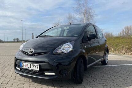 Toyota Aygo (X) 87.000 km 4.100 &euro; Osnabrück 49082