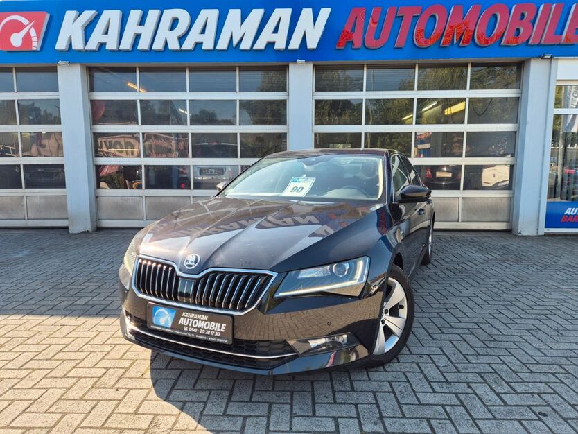 Skoda Superb 174.000 km 16.200 € Osnabrück 49090