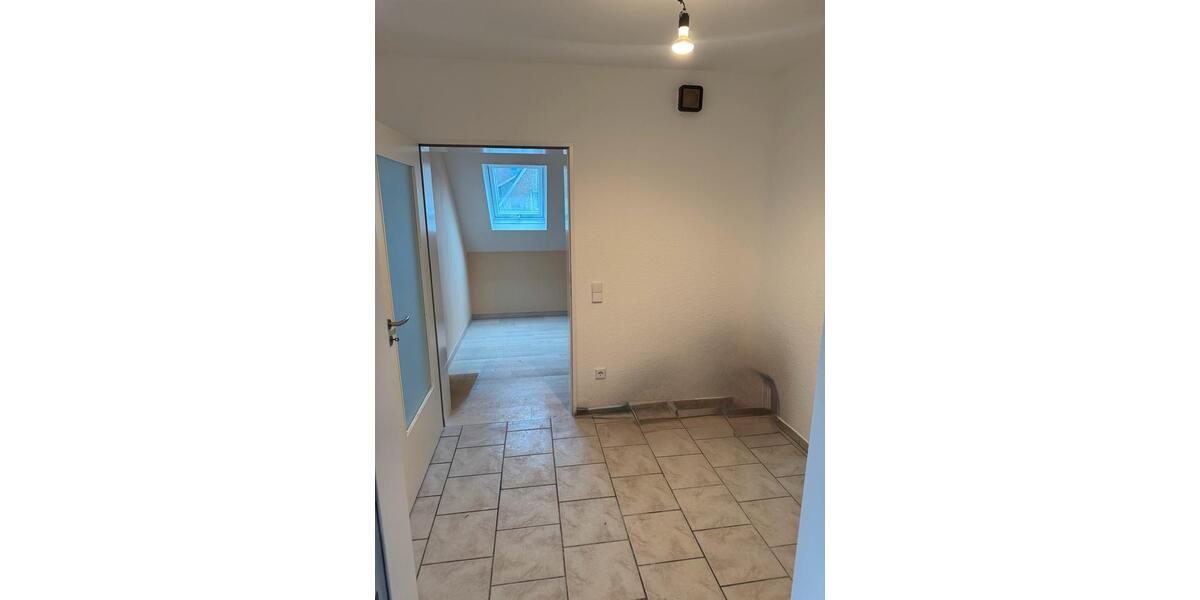 3 Zimmer frisch renoviert schöne Wohnung zentral ruhige Lage 3 zimmer