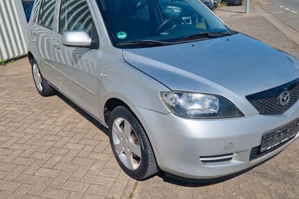 Mazda 2 174.000 km 1.990 &euro; Melle 49324