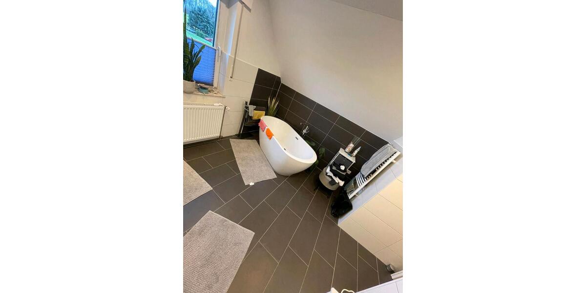 Einfamilienhaus Lotte - 8 Zimmer, 270 m&sup2;, 1.700&euro; | Angebot:25405566