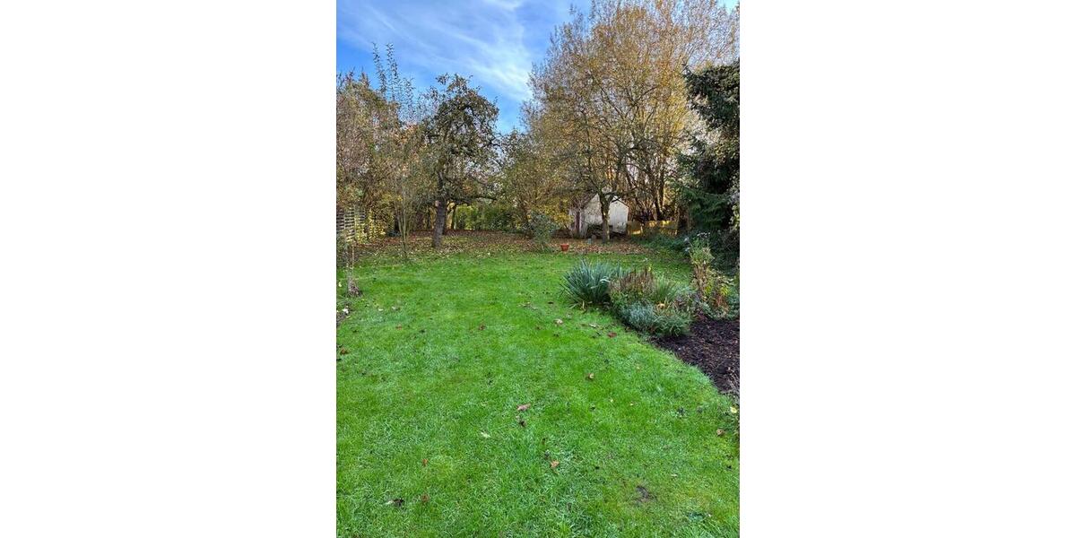 Modernisiertes 4FH + 2 Baugrundstücke in 49080 Osnabrück-Wüste 24 zimmer