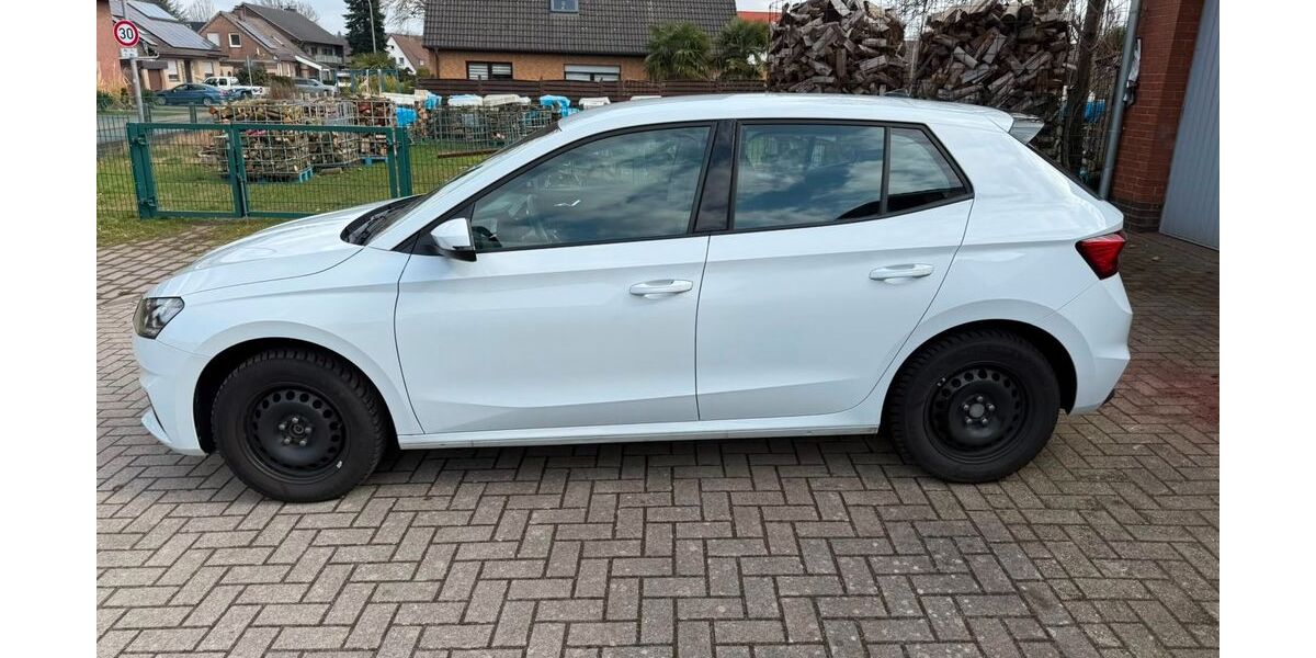 Skoda Fabia 14.459 km 16.400 &euro; Lotte 49504