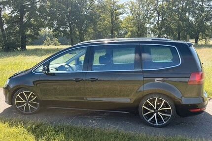 VW Sharan 262.700 km 9.999 &euro; Recke 49509