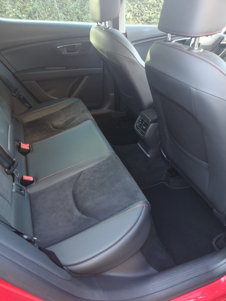 Seat Leon 97.100 km 14.800 € Halle 33790