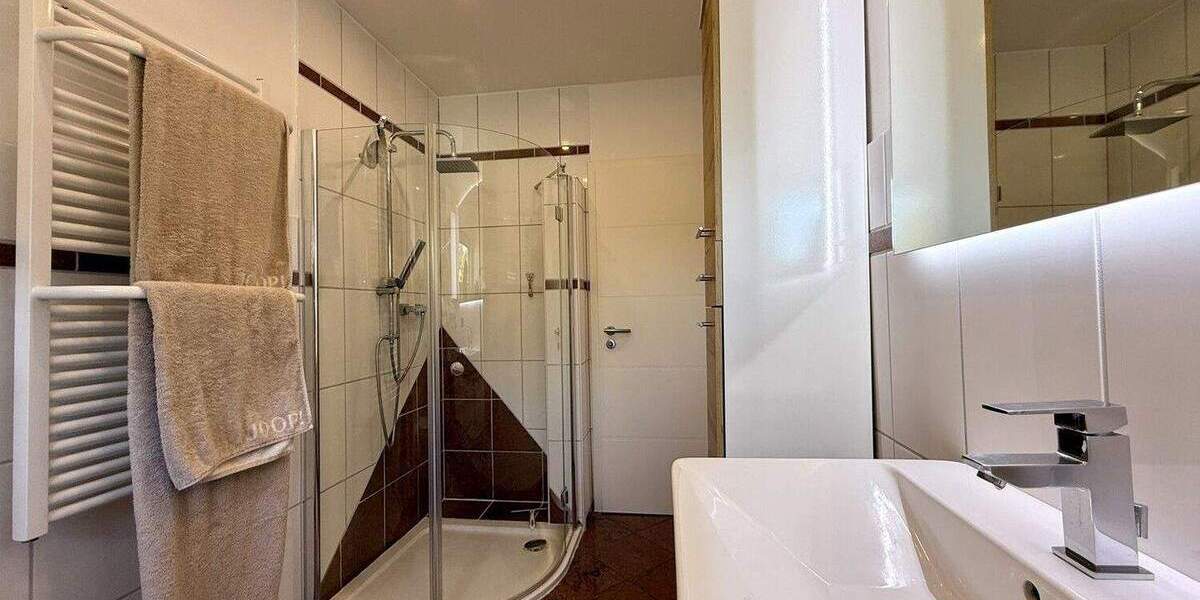 Mehrfamilienhaus, Wohnhaus Lotte Halen - 8 Zimmer, 193 m&sup2;, 495.000&euro; | Angebot:25673352