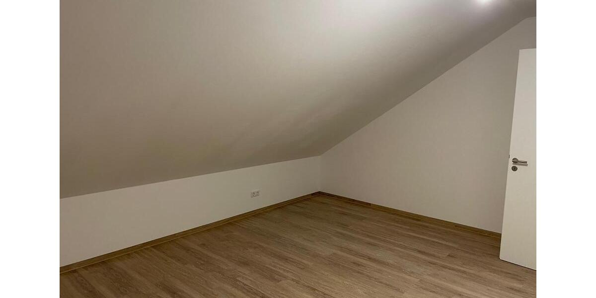 Dachgeschoßwohnung Bad Iburg - 3 Zimmer, 80 m&sup2;, 800&euro; | Angebot:24869860