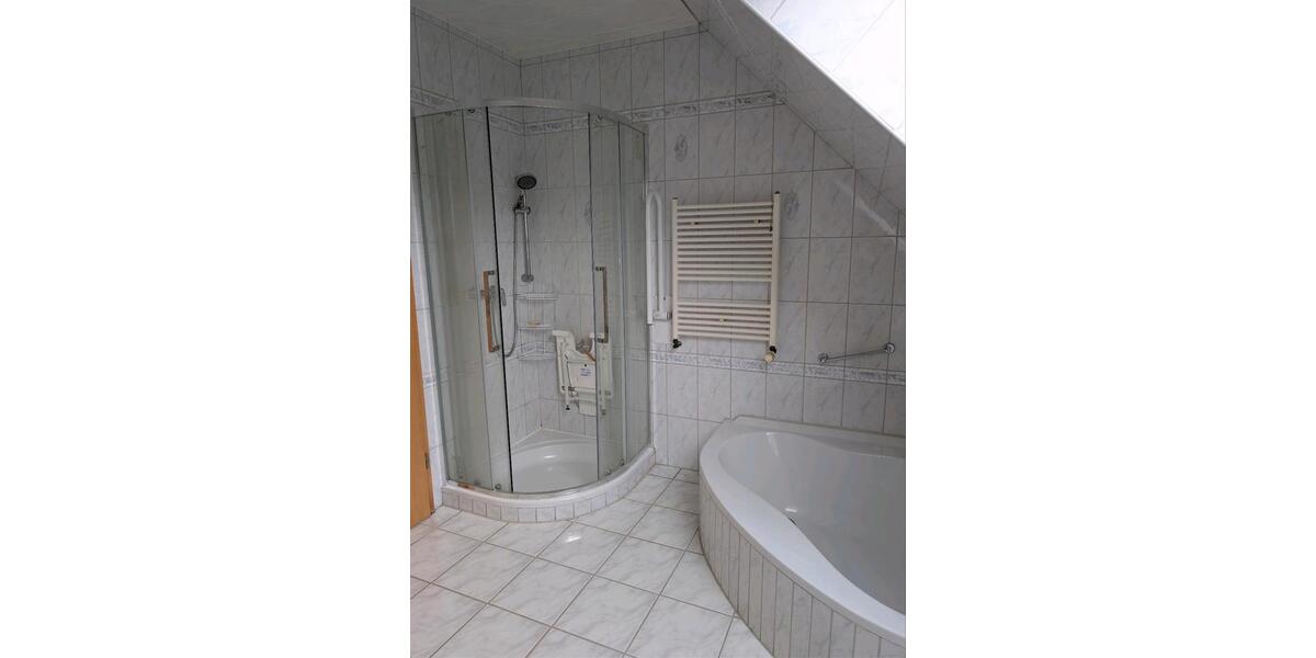 Dachgeschoßwohnung Hilter am Teutoburger Wald - 4 Zimmer, 148 m&sup2;, 1.100&euro; | Angebot:24721373