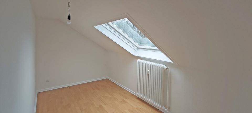 Dachgeschoßwohnung Westerkappeln - 3 Zimmer, 65 m&sup2;, 700&euro; | Angebot:24982523