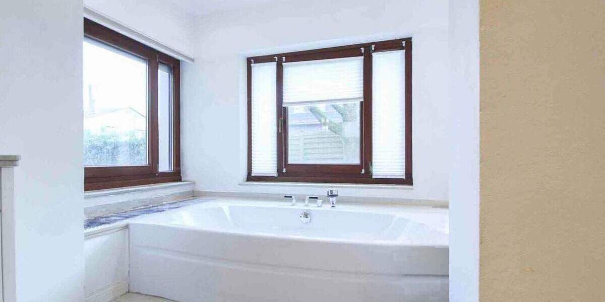 Einfamilienhaus Versmold - 8 Zimmer, 251 m&sup2;, 365.000&euro; | Angebot:25108675