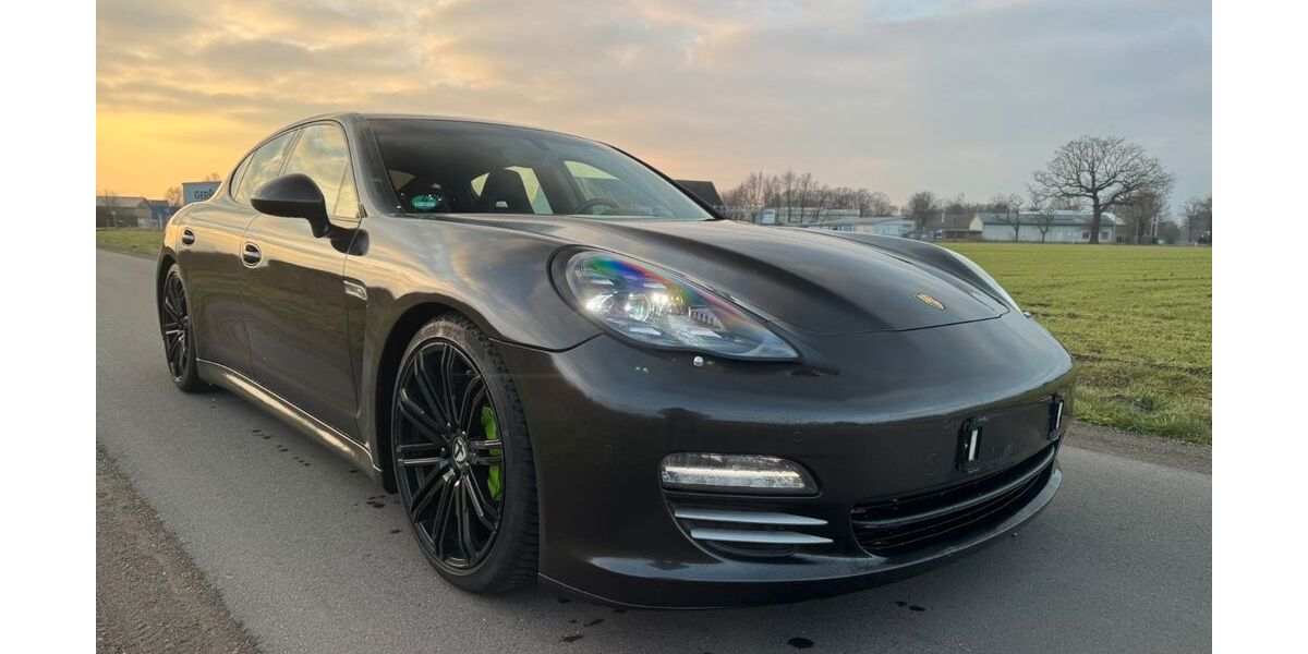 Porsche Panamera 169.000 km 17.999 &euro; Bohmte 49163
