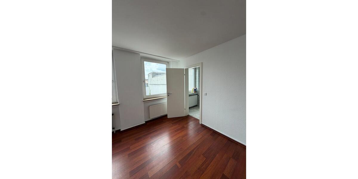 Einfamilienhaus Osnabrück - 3 Zimmer, 140 m&sup2;, 1.300&euro; | Angebot:26446975