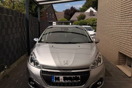 Peugeot 208 77.667 km 7.850 &euro; Osnabrück 49082