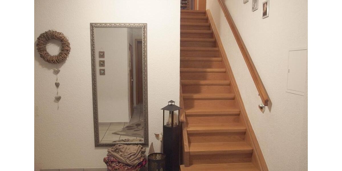 Etagenwohnung Versmold - 5 Zimmer, 123 m&sup2;, 850&euro; | Angebot:26297042