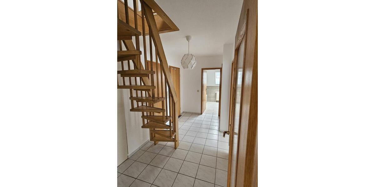 Dachgeschoßwohnung Georgsmarienhütte - 3 Zimmer, 100 m&sup2;, 868&euro; | Angebot:25999995