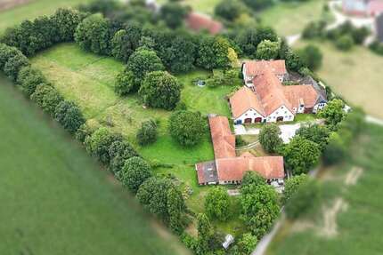 Haus zum Kaufen in Borgholzhausen 1.350.000 € 860.67 m² 25 zimmer