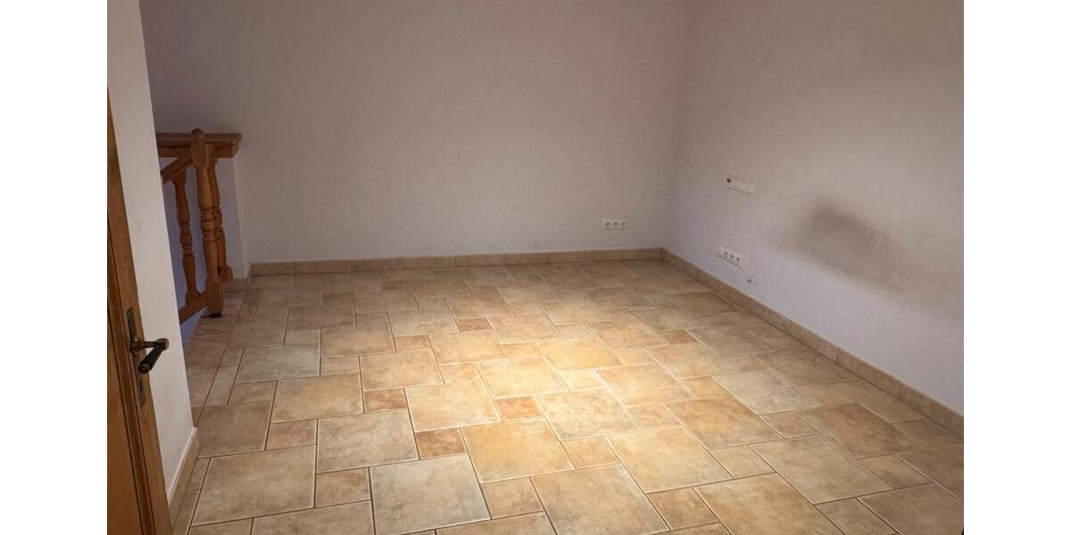 Etagenwohnung Bramsche - 3 Zimmer, 120 m&sup2;, 1.000&euro; | Angebot:25512129