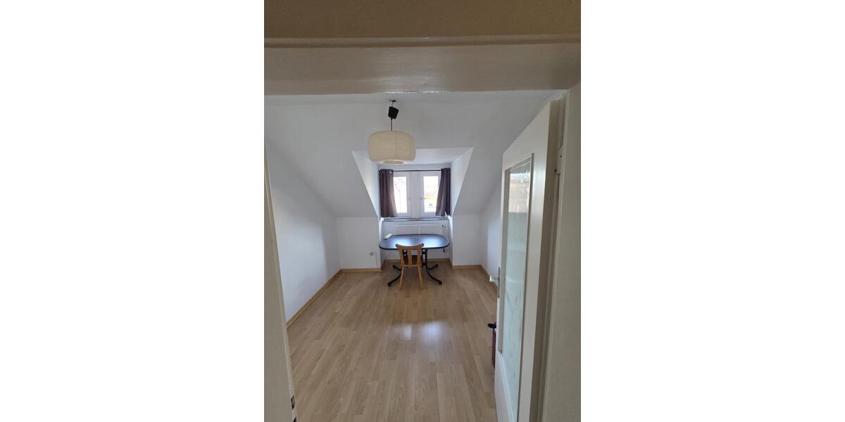 Dachgeschoßwohnung Osnabrück Nahne - 4 Zimmer, 98 m&sup2;, 730&euro; | Angebot:25805410