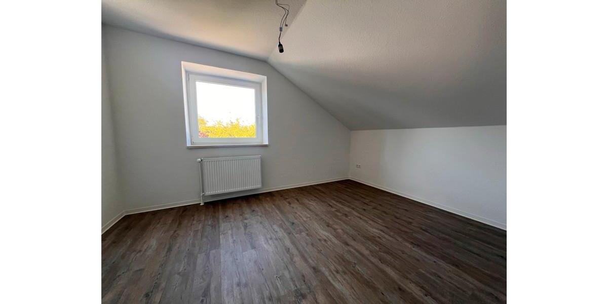 3-Raum-Wohnung im DG frei! 3 zimmer